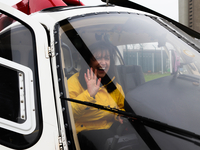 Een delegatie van het afdelingsbestuur op bezoek bij de Brugse MUG-heli.